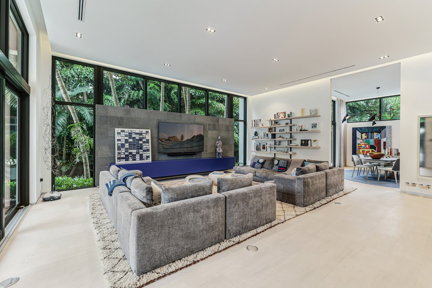 Renowned Art Collectors List Tropical Modern Estate In Coral Gables For $16.7 Million 7.jpg