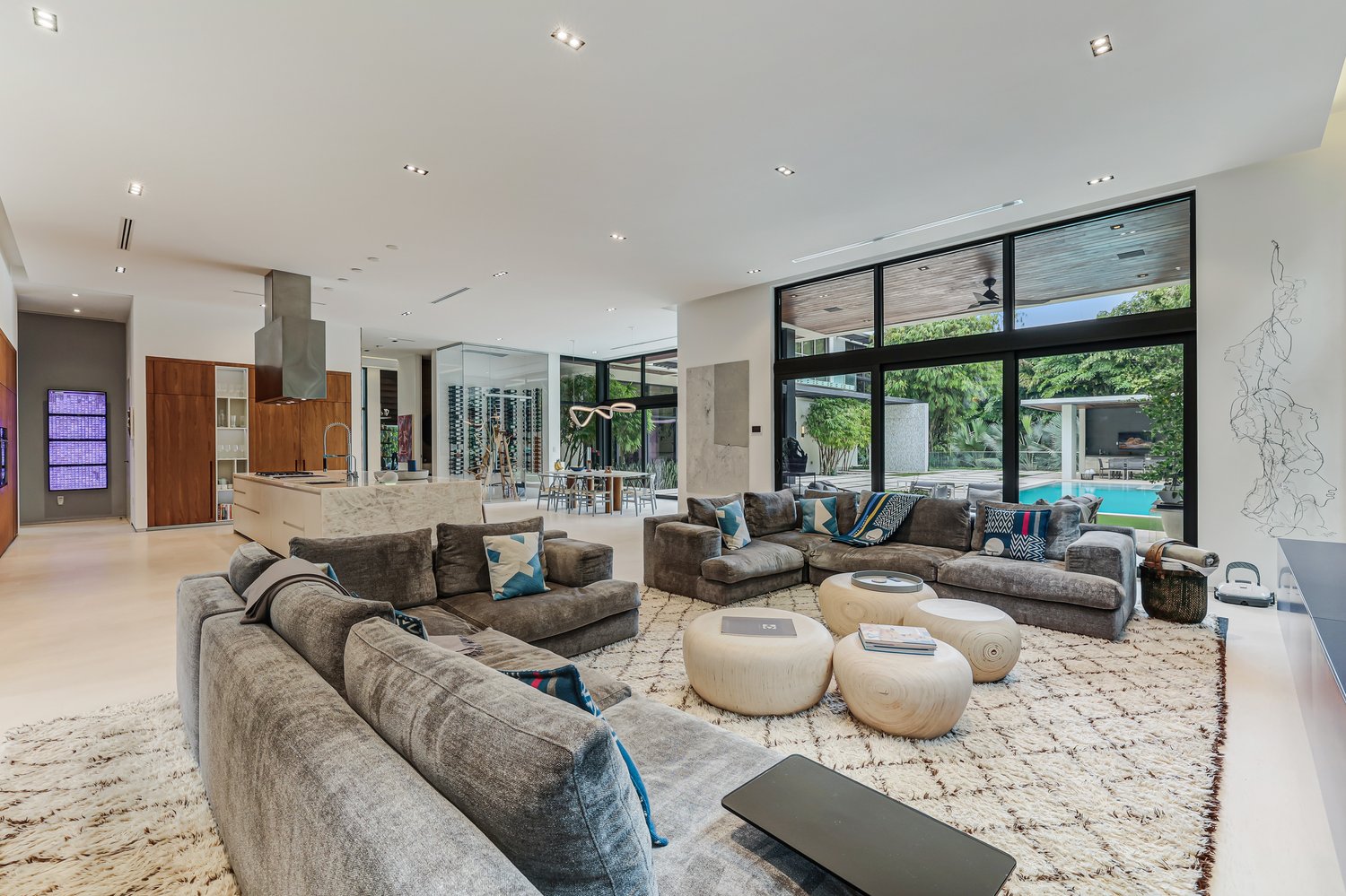 Renowned Art Collectors List Tropical Modern Estate In Coral Gables For $16.7 Million 10.jpg