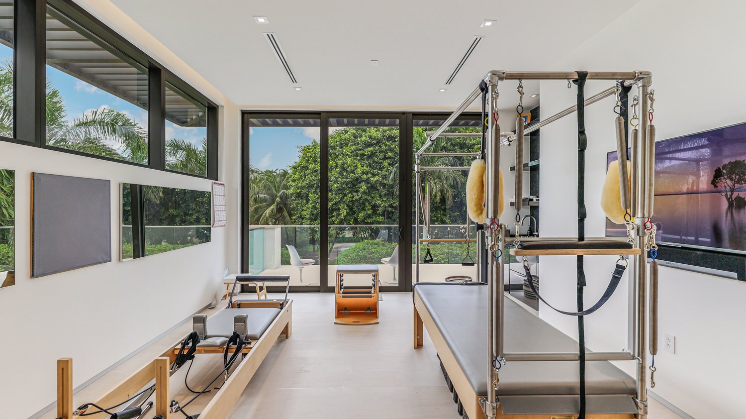 Renowned Art Collectors List Tropical Modern Estate In Coral Gables For $16.7 Million 23.jpg